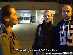 Choć mąż zostawił tam przyjacielowi sex filmiki ostry sex udało się uzyskać miód w basenie z żoną