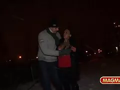 Kiedy w pobliżu nie ma kochanka, ostrysekx Blondynka odmawia masturbacji