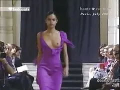 Ładny niegrzeczny dziecko masturbates na the sex na ostro za darmo tapczan